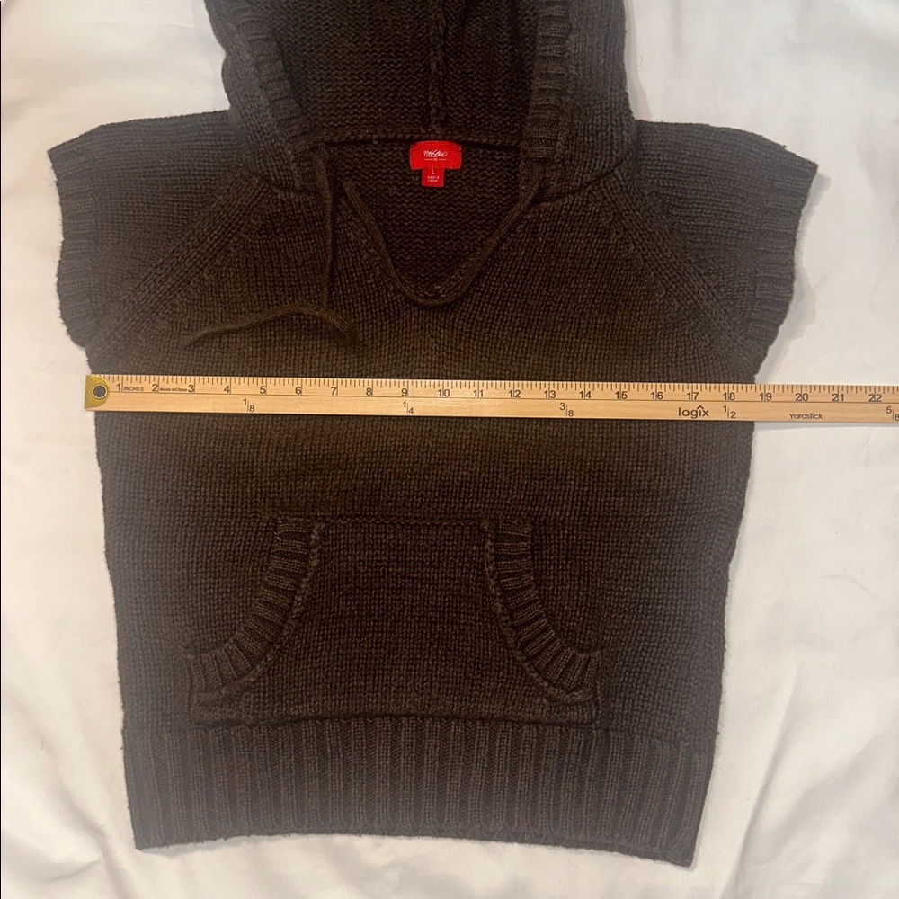 Women Chocolate V-Neck Sweater - Picture 2 of 6